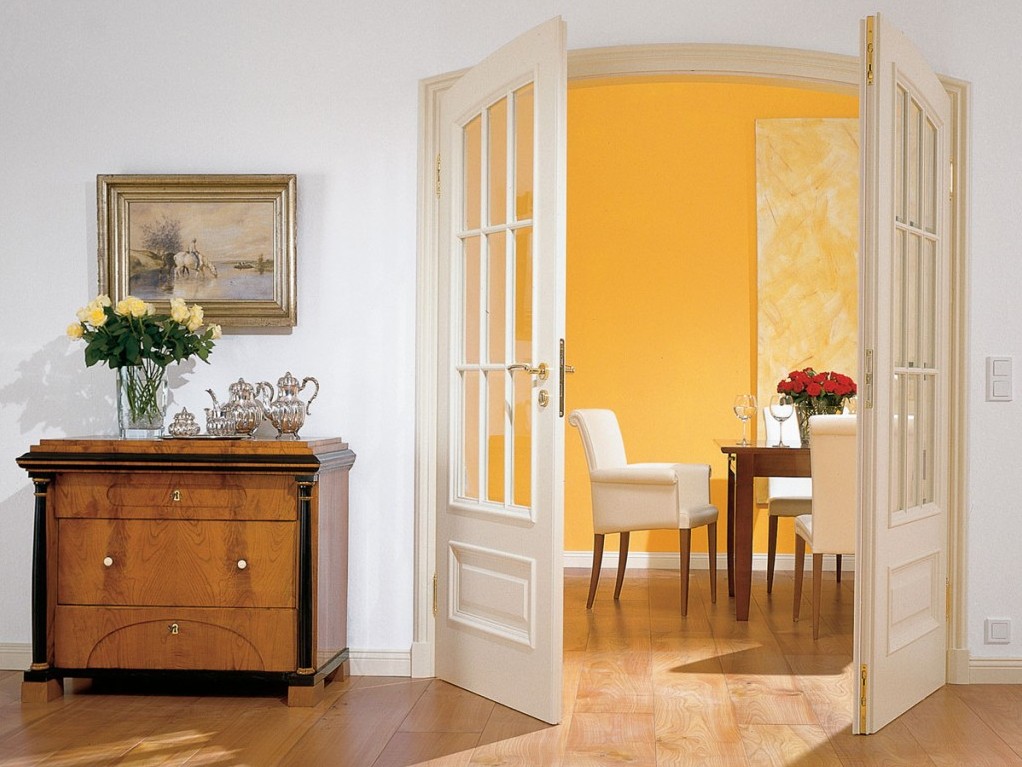 arch design in the interior of the apartment