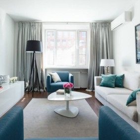 Turquoise shades in a light interior