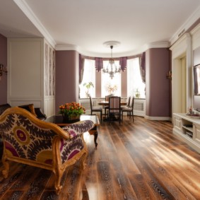 tapisserie d'ameublement colorée