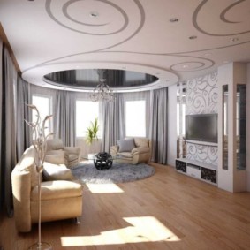 Zonage du salon avec un revêtement de plafond