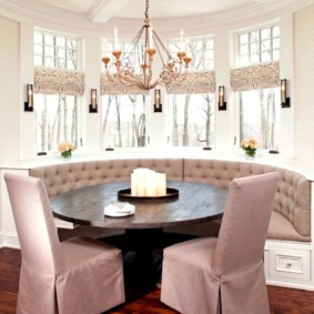 Housses de coussin dans les chaises de cuisine