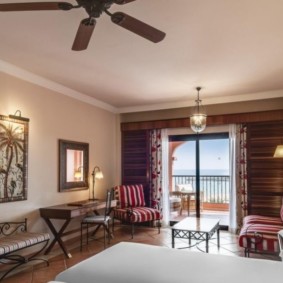 Tapisserie d'ameublement rayée