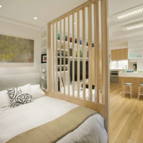 Cloison facile en lattes de bois