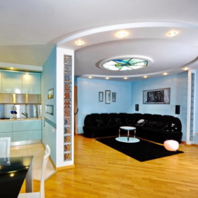 Une petite cloison entre la cuisine et le salon