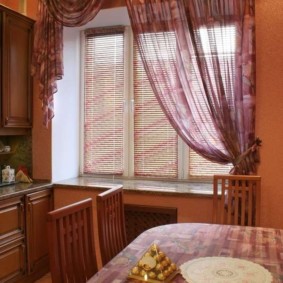 Chaises de cuisine avec dossier en bois