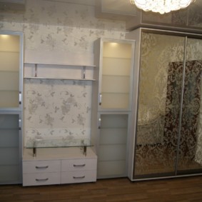 Модулни секции с интегрирано осветление