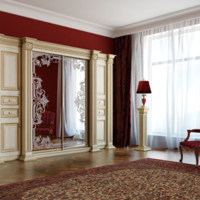 Класически гардероб с плъзгащи се врати