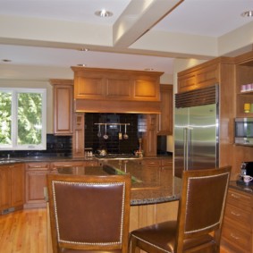 Inserts souples au dos des chaises