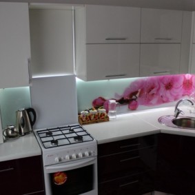 Armoire trapézoïdale avec évier d'angle