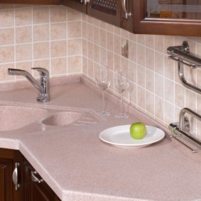 Porte-serviettes chauffant en céramique