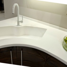 Plan de travail en fonte avec évier de cuisine