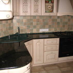 Capot dôme dans un casque avec façades en MDF