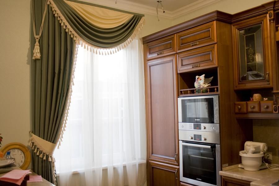 Rideau vert foncé asymétrique