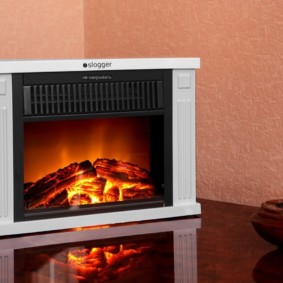 τζάκι στο εσωτερικό του διαμερίσματος