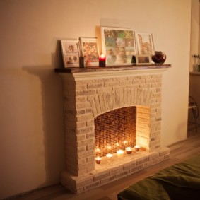 τζάκι στο εσωτερικό των ιδεών διακόσμηση διαμέρισμα