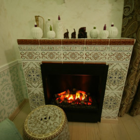 τζάκι στο εσωτερικό των ιδεών διακόσμηση διαμέρισμα