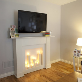 τζάκι στο εσωτερικό του διαμερίσματος