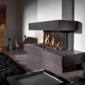 τζάκι στο εσωτερικό του διαμερίσματος αναθεώρηση