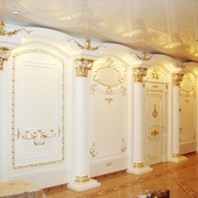 stucco molding in the apartment photo