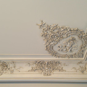 stucco molding in an apartment photo interior