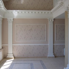 stucco molding in the apartment