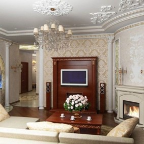 stucco molding in the apartment