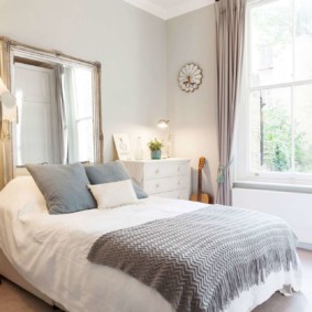 đèn chùm cho hình ảnh trang trí phòng ngủ