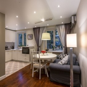 susun atur tiga bilik apartmen