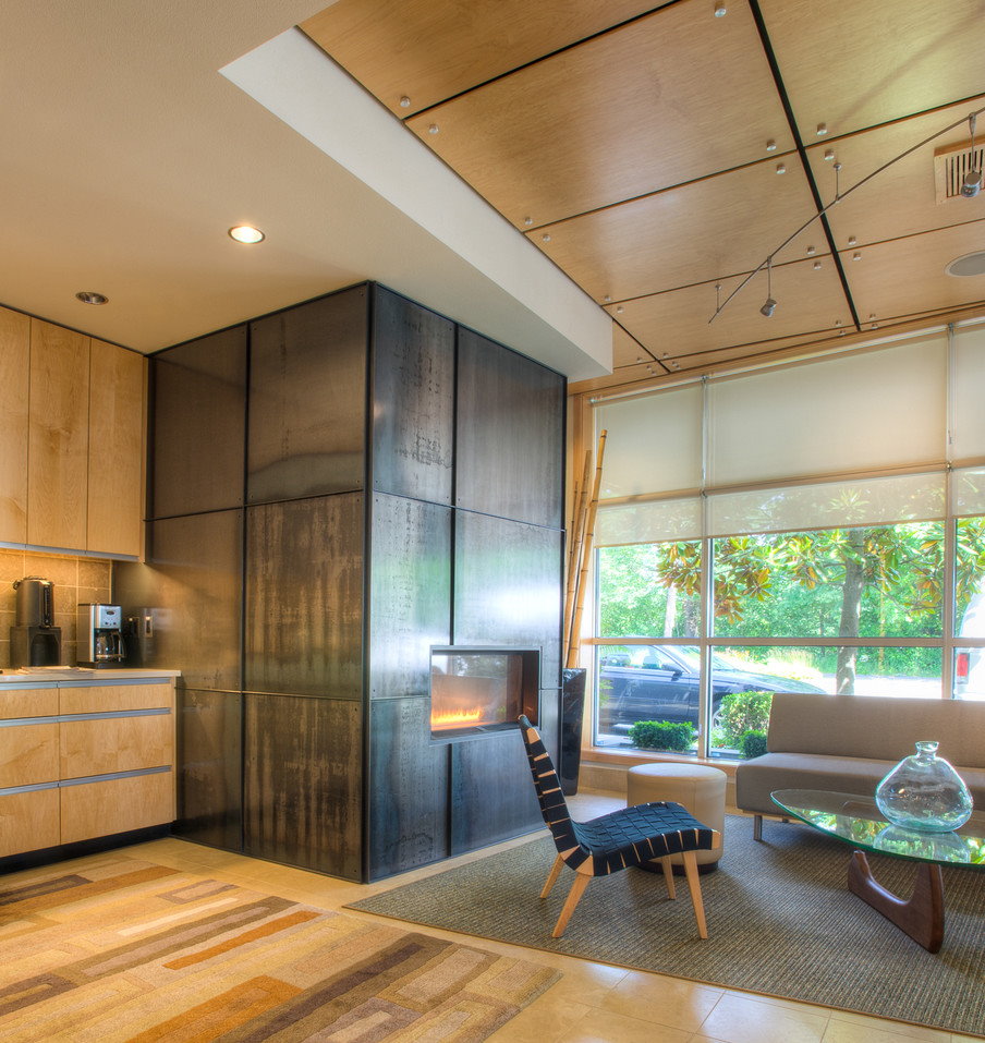 Şık bir salonun birleşik tavanı