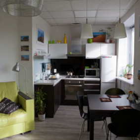 ซ่อมแซมในห้องเล็ก ๆ