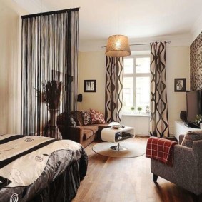 ซ่อมแซมในภาพถ่ายแนวคิดห้องเล็ก ๆ