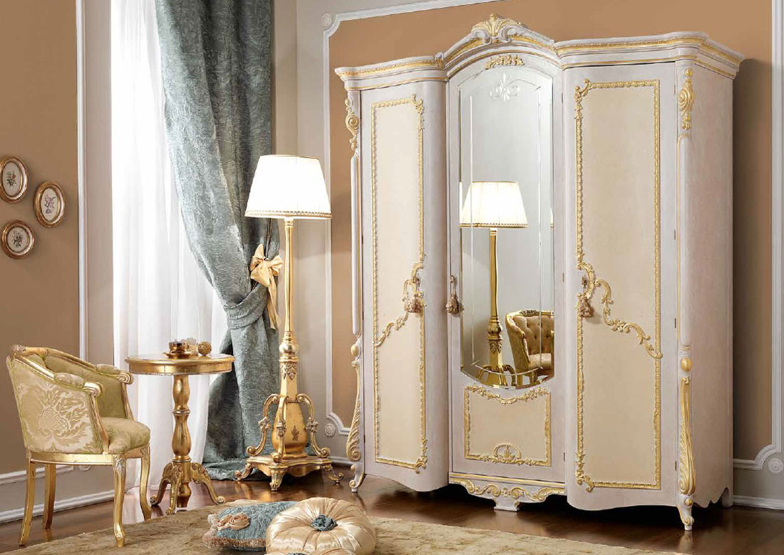 Baroque wardrobe