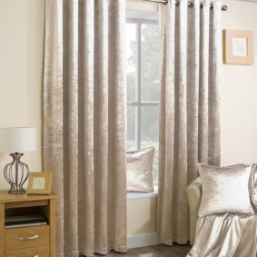 ผ้าม่านที่ grommets ในห้องนั่งเล่น