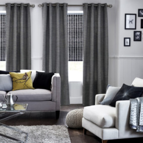 ผ้าม่านที่ grommets ในห้องนั่งเล่น