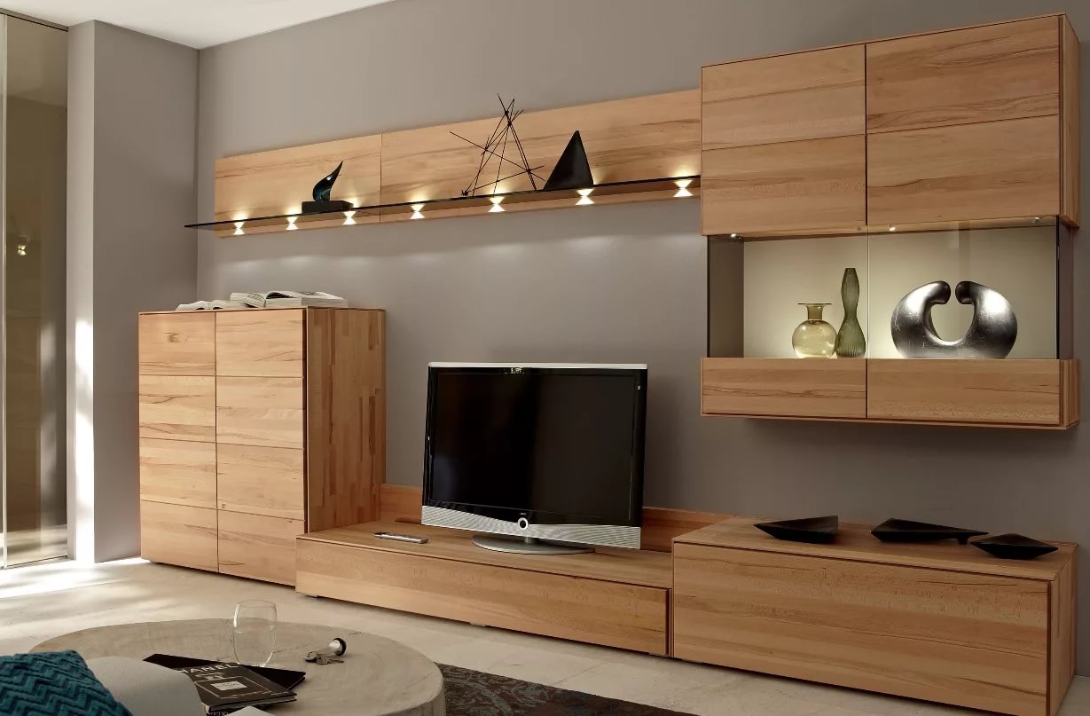 Mur TV dans le salon en bois