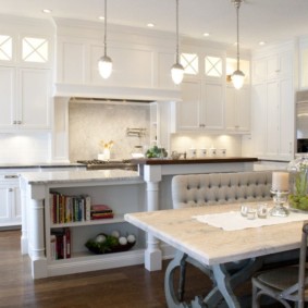 table en pierre artificielle dans le décor de la cuisine