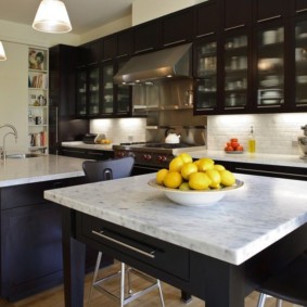 table en pierre artificielle dans les idées de décoration de cuisine