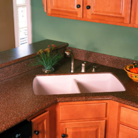 table en pierre artificielle dans les idées de conception de cuisine