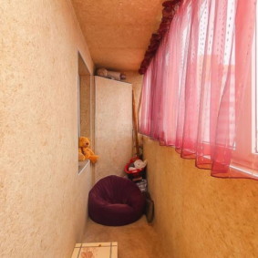 υγρή ταπετσαρία για το εσωτερικό του μπαλκονιού