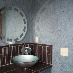 υγρή ταπετσαρία για το εσωτερικό του μπάνιου