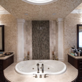 υγρή ταπετσαρία για το εσωτερικό του μπάνιου