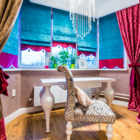 υγρή ταπετσαρία για ένα φωτεινό εσωτερικό