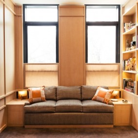 conception d'une petite pièce avec deux fenêtres