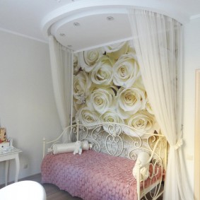 Lit d'enfant à dos ajouré