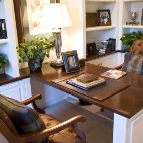 Schreibtisch im Büro