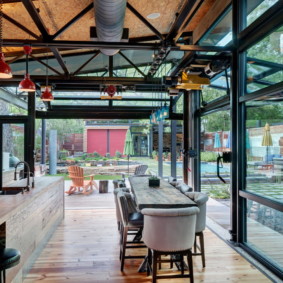 ระเบียงส่วนตัวในบ้านส่วนตัว