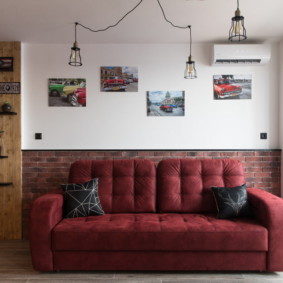 รูปภาพที่ไม่มีกรอบบนผนังสีขาว