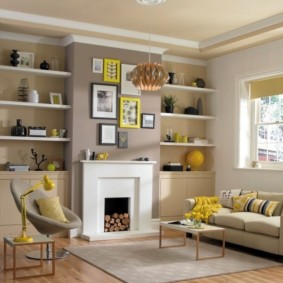 Дърва за огрев във вградена камина за вграждане