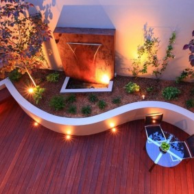 Organisation de l'éclairage sur un site avec parquet