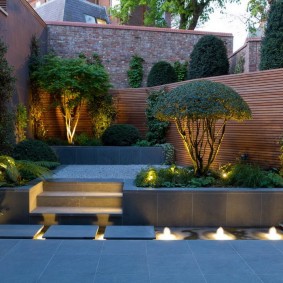 Patio étroit dans un style moderne